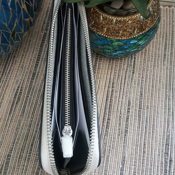 Coach Disney X Cinderella zip wallet - Picture 3 of 5